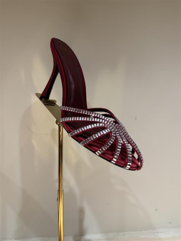 20251128101324812 300